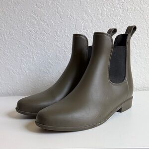 Olive Green Ankle Rain Boots Size 8